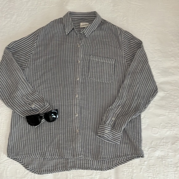 Universal Thread Women's Blouse - Picture 2 of 5